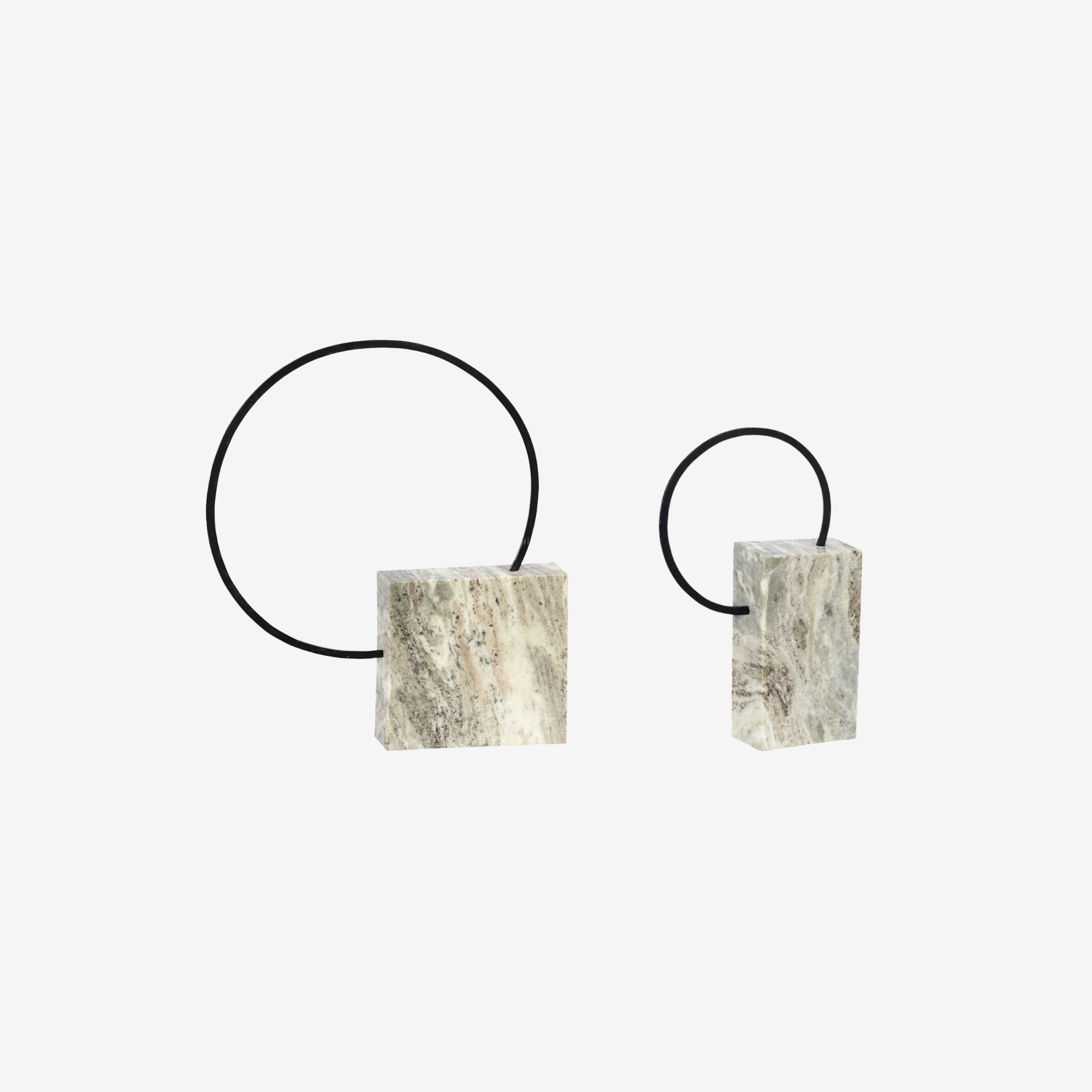 Circle in marmeren voet L (metaal zwart) thumbnail hover image