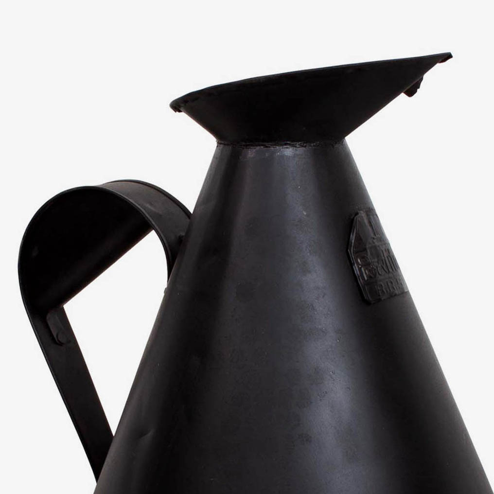 Oude oliekan metaal zwart thumbnail hover image