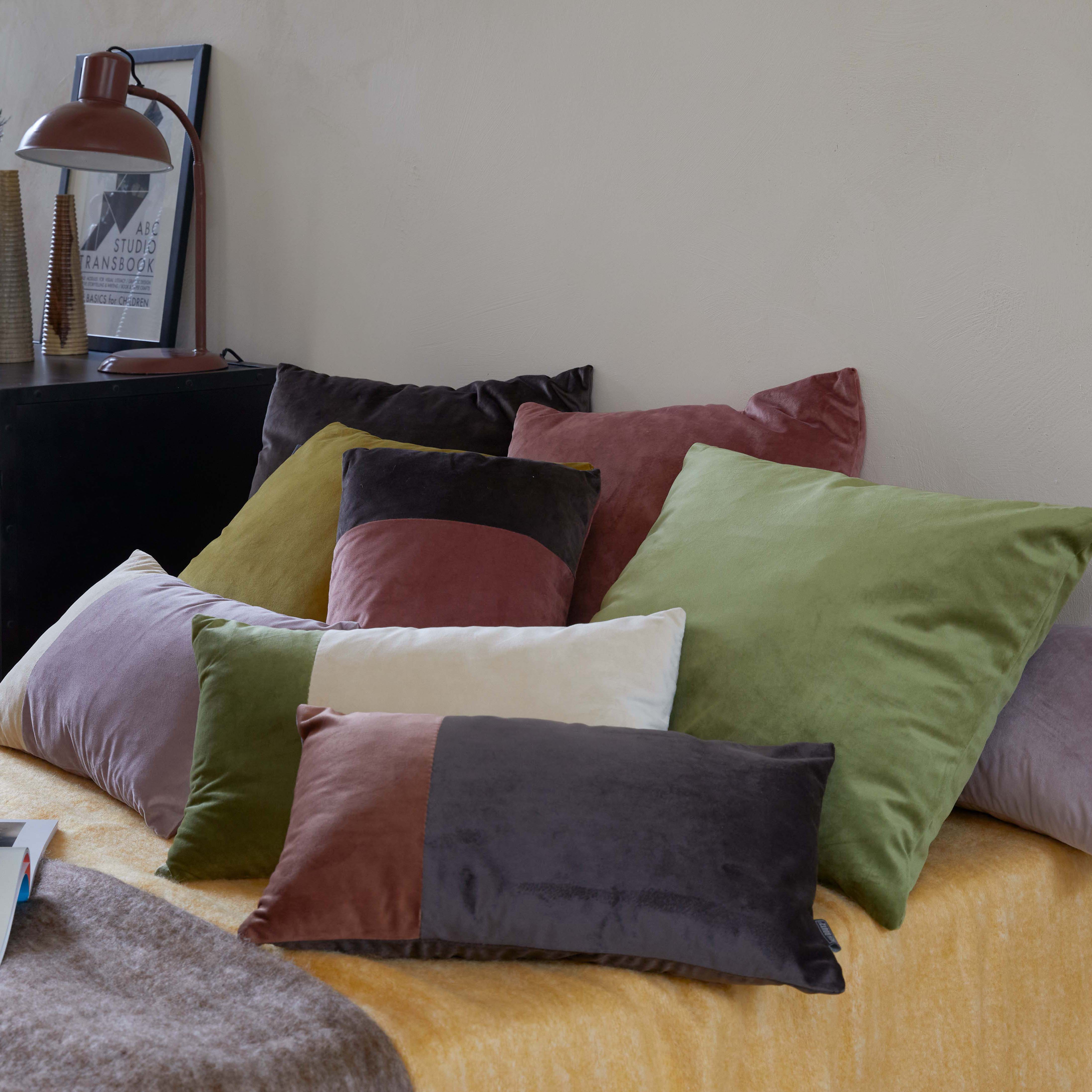 Kussen Velvet Grey Pink. Dark Brown thumbnail hover image