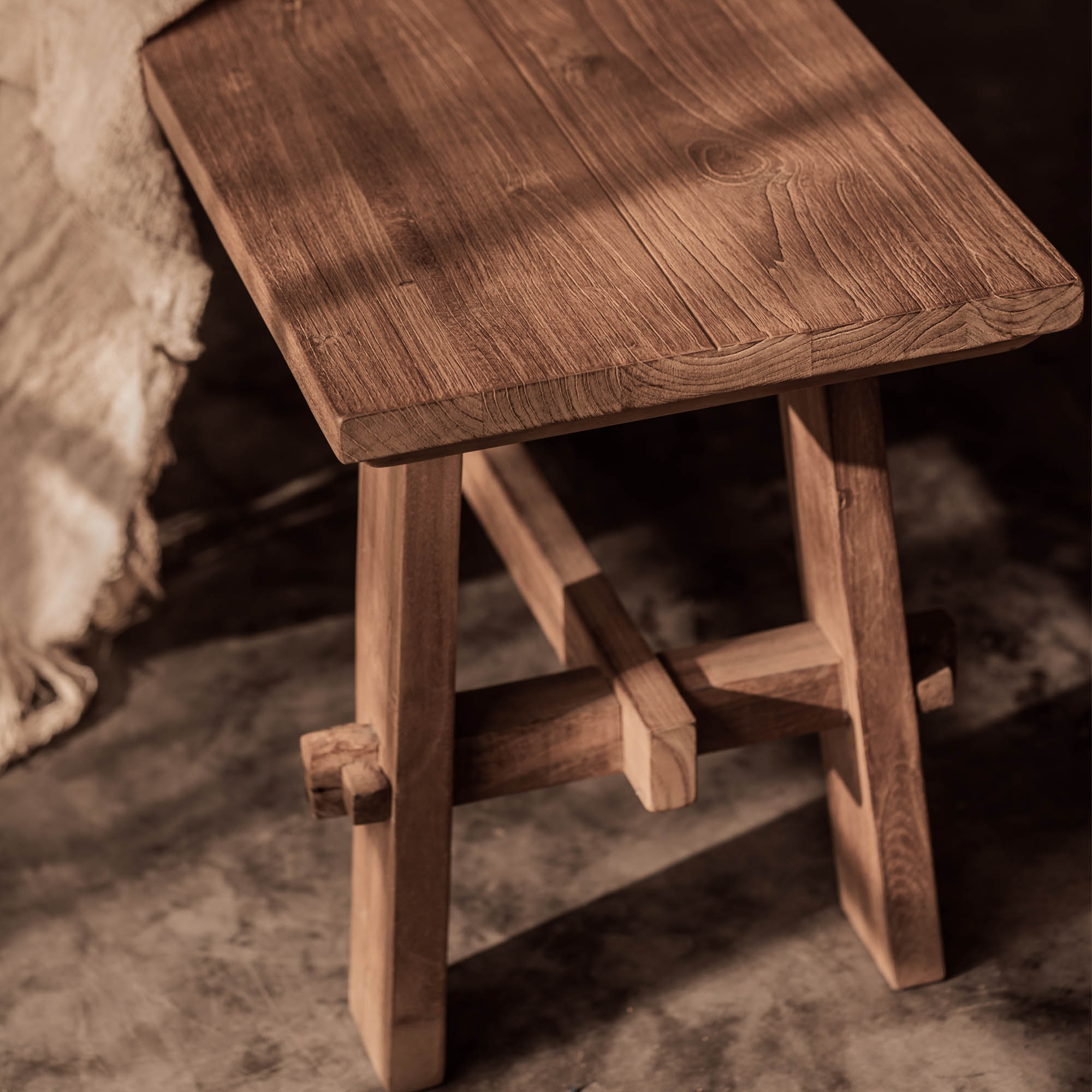 Bankje Artisan 240x35x47cm thumbnail hover image