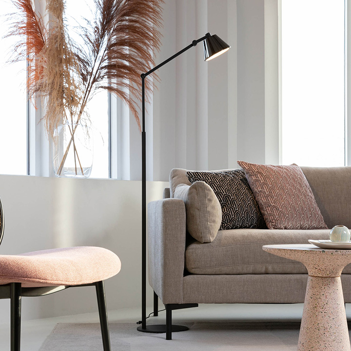 Hoe breed is een 2-zitsbank?